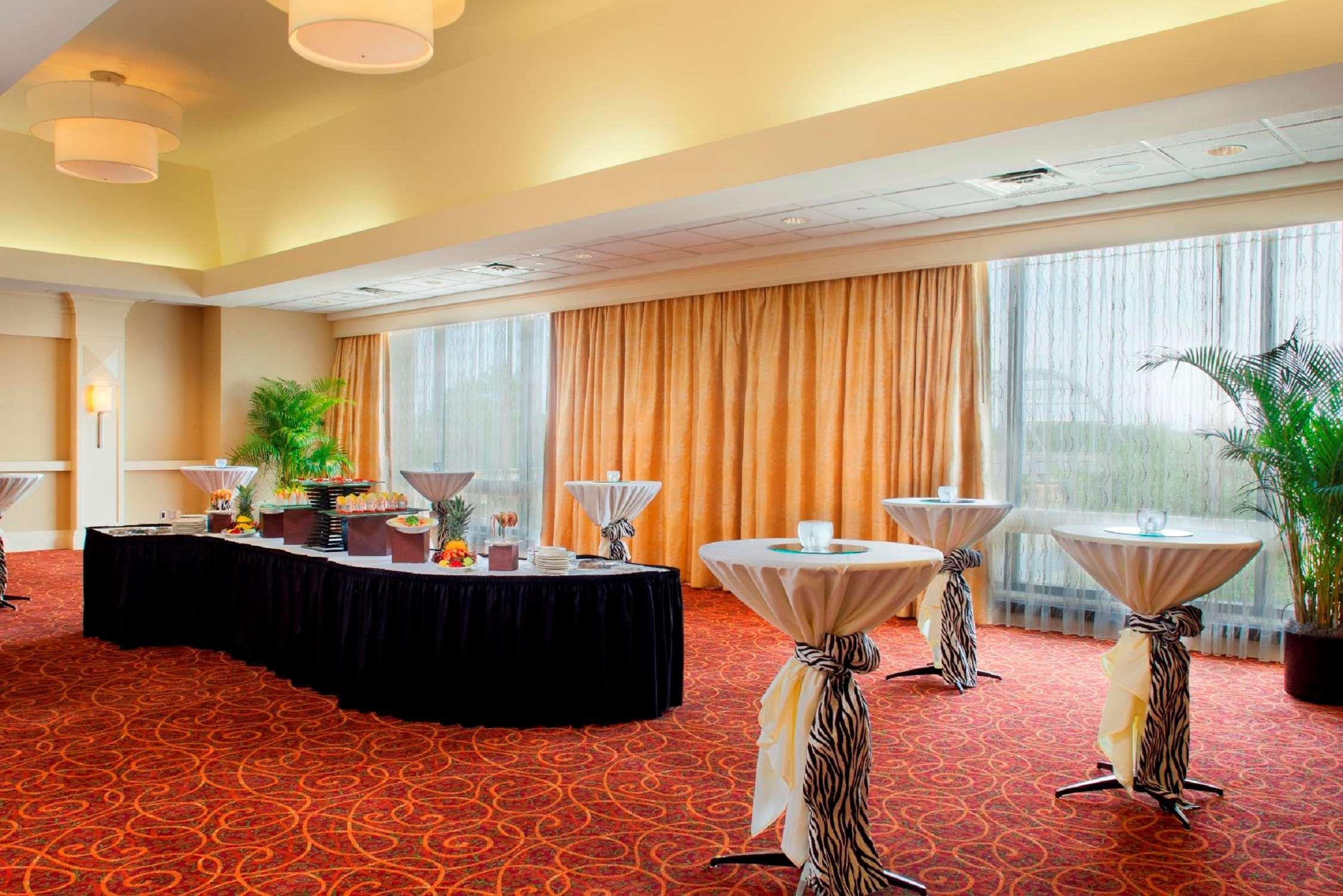 Doubletree By Hilton Little Rock Hotel Bagian luar foto